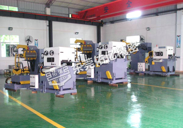 三合一送料機成品區(qū)